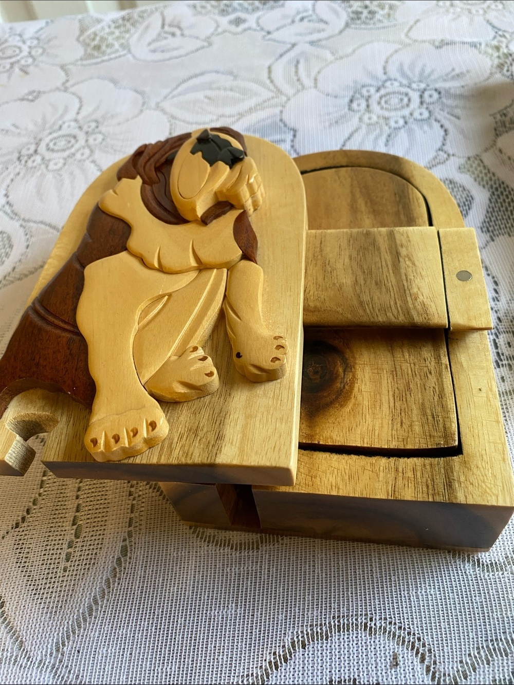 Carver Dan Bulldog Puzzle Box is hand‑carved hardwood secret box keepsake - Picture 7 of 15